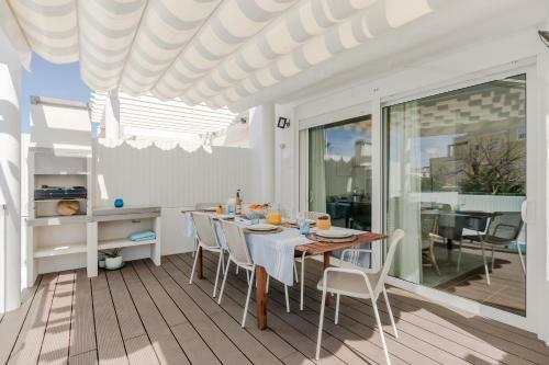 Seascape Villa W/ Pool And Rooftop Seaview Jacuzzi In Manta Rota