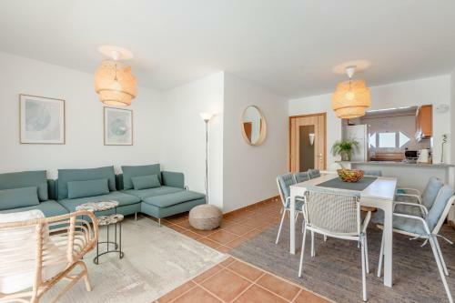 Seascape Villa W/ Pool And Rooftop Seaview Jacuzzi In Manta Rota