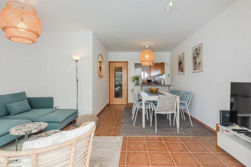 Seascape Villa W/ Pool And Rooftop Seaview Jacuzzi In Manta Rota