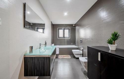 Azeit�o Damas Villa