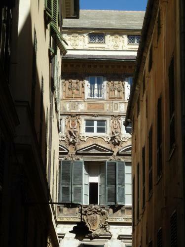 Casa Orefici, 3 Apartments Front Aquarium!