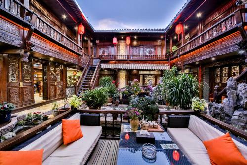 Hotel Lijiang He Mu Ju Family Inn