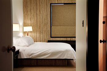 Hotel At The Waldorf