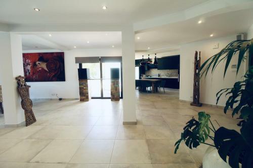 Cozy Luxury Pool Villa Bali With A Big Privat Garden