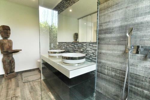 Cozy Luxury Pool Villa Bali With A Big Privat Garden
