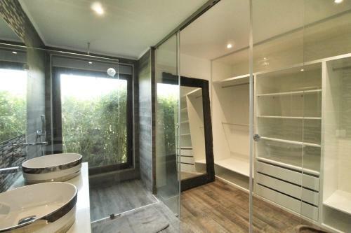 Cozy Luxury Pool Villa Bali With A Big Privat Garden