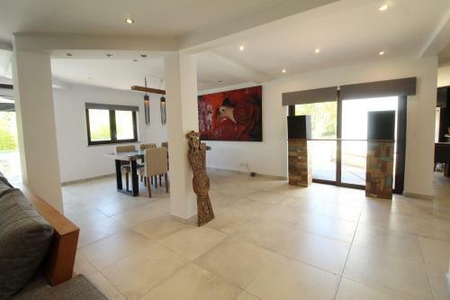 Cozy Luxury Pool Villa Bali With A Big Privat Garden