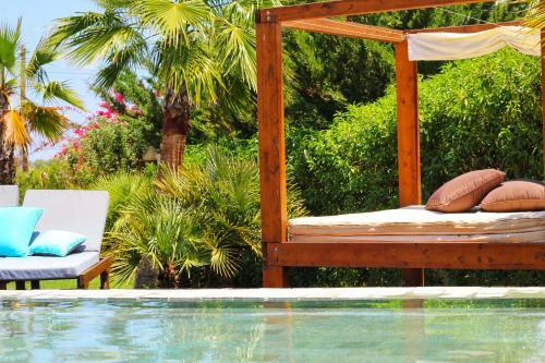 Cozy Luxury Pool Villa Bali With A Big Privat Garden