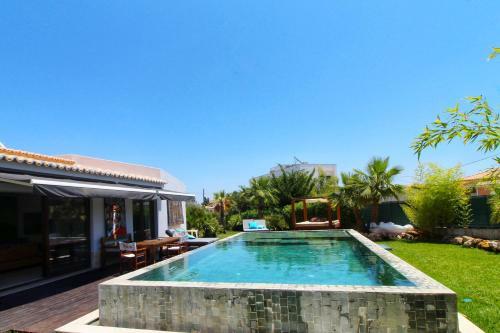 Cozy Luxury Pool Villa Bali With A Big Privat Garden