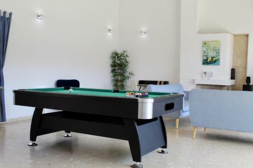 Aroeira Palm Beach Villa