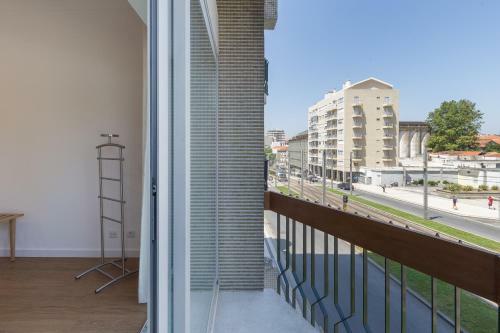 Apartamento Lovely Flat With Charming Terrace By Host Wise