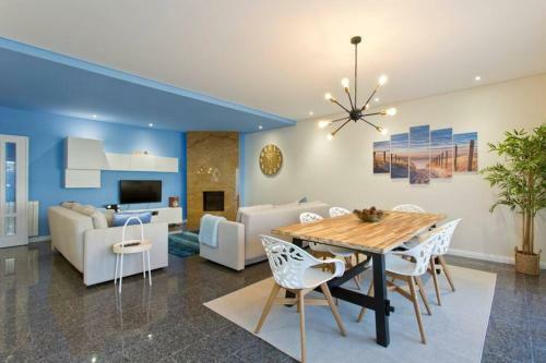 Beach & Sunset - Luxury Apartment