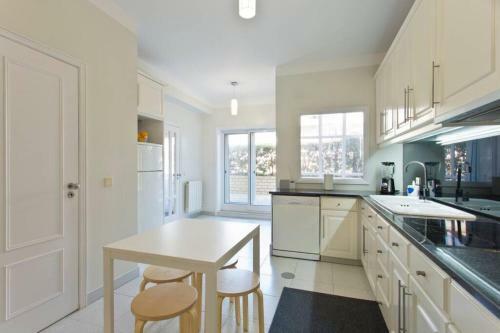 Beach & Sunset - Luxury Apartment