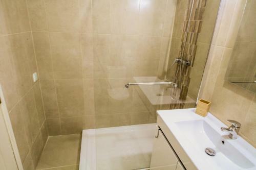 Vau Costa Beach Apartment With Pool!
