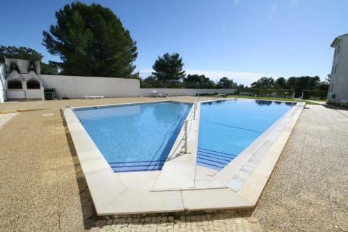 Vau Costa Beach Apartment With Pool!