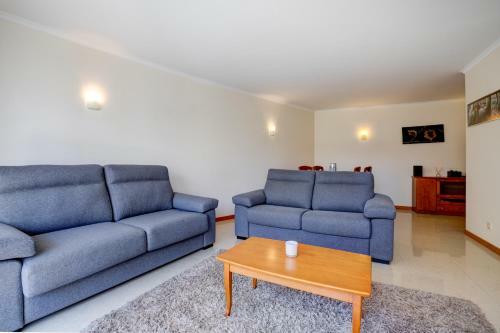 Two Bedroom Apartment With Rooftop Pool In Alvor