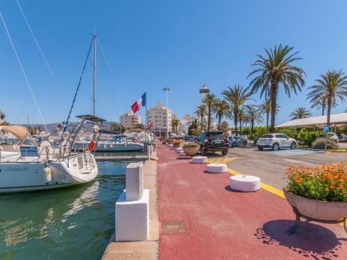 Holiday Home Comte De Empuries Empuriabrava