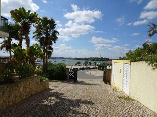 One Bedroom Apartment With Stunning Views