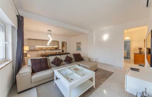 Apartamento B57 - Marachique 2 Bed Flat