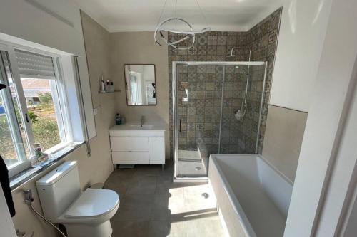 Spacious Villa. Large Rooftop. 4 Bedroom Sleeps 8