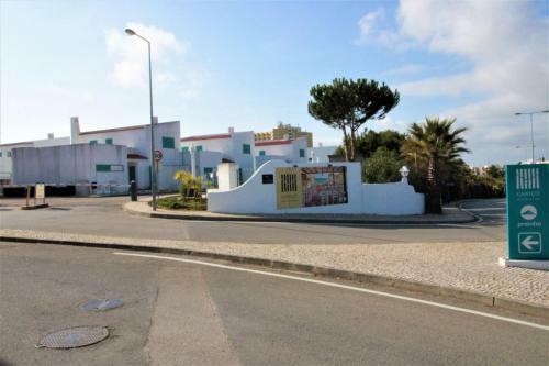 Prainha Algarve Villa With Pool By Homing