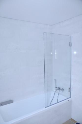Amora Villa Sacha