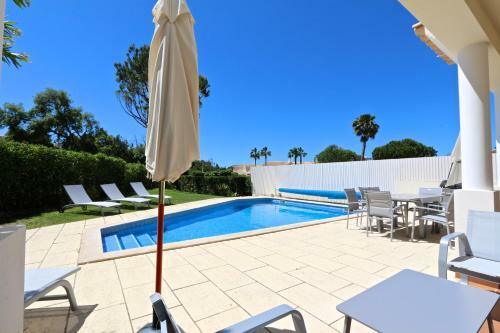 Villa Amendoeira 4 - Clever Details