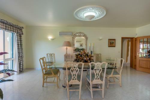 Villa With Garden And Pool