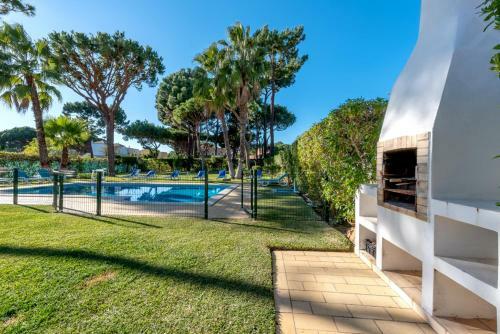 Villa With Garden And Pool