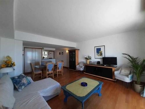 Sv27 Gorgeous Two Bedrooms Apartment