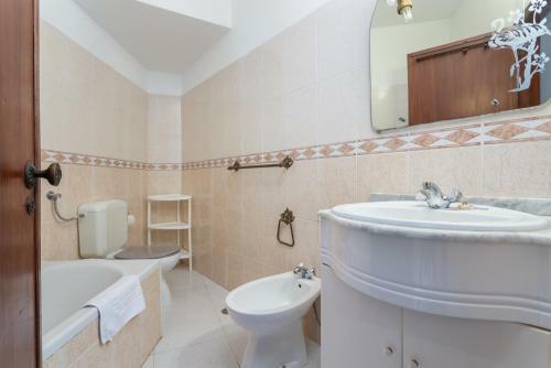 Apartamento Adorable Blazing Flat - Pool & Garage