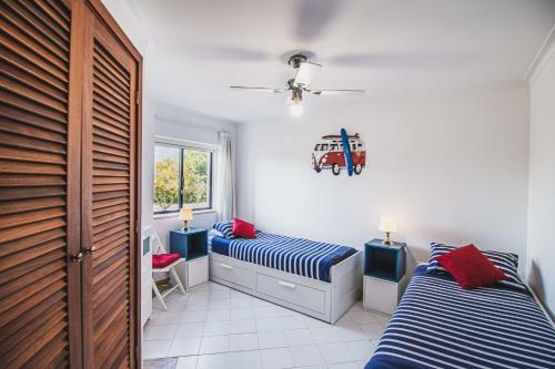 Apartamento Two Bed By The Marina With Pool