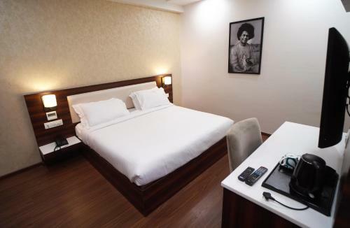 Sai Maa Hotel & Residency