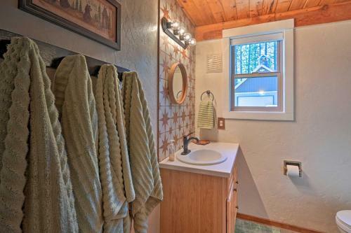 Secluded Garden Valley Cabin With Deck And Views!