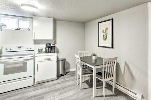 Quiet Apartment With Deck Hiking, Lake And More!