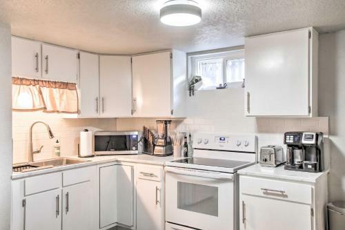 Quiet Apartment With Deck Hiking, Lake And More!