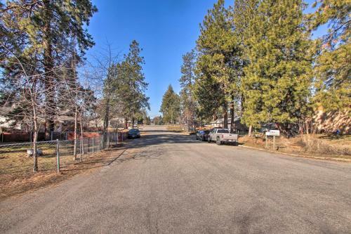 Quiet Apartment With Deck Hiking, Lake And More!