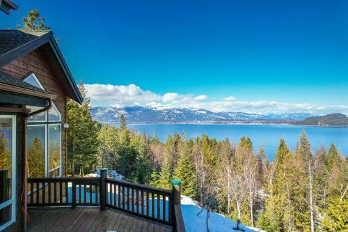Moosewood Haven - Ideal Lakeside Retreat