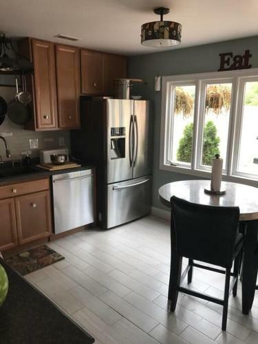 Deluxe Large 1800sf Townhouse With Large Deck
