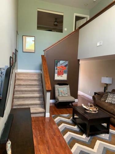 Deluxe Large 1800sf Townhouse With Large Deck