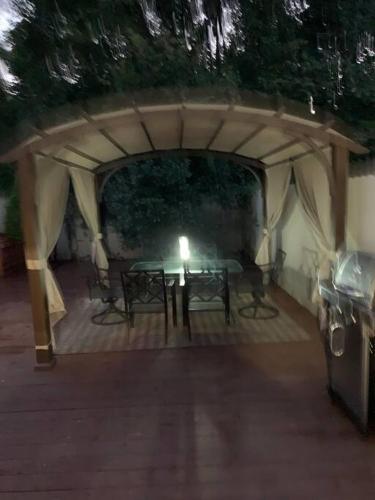 Deluxe Large 1800sf Townhouse With Large Deck