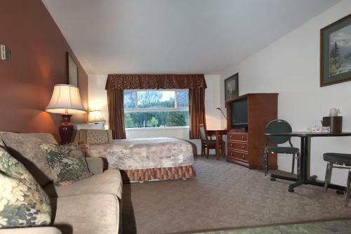 August Jack Motor Inn