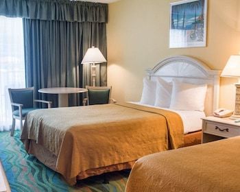 Hotel Surfside Oceanfront Inn & Suites