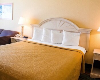 Hotel Surfside Oceanfront Inn & Suites