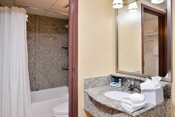Hotel Surfside Oceanfront Inn & Suites