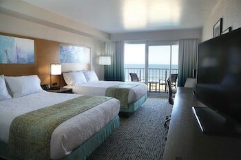 Hotel Surfside Oceanfront Inn & Suites