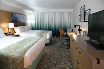 Hotel Surfside Oceanfront Inn & Suites