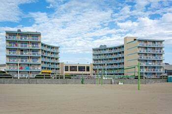 Hotel Surfside Oceanfront Inn & Suites