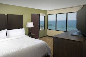 Hotel Surfside Oceanfront Inn & Suites