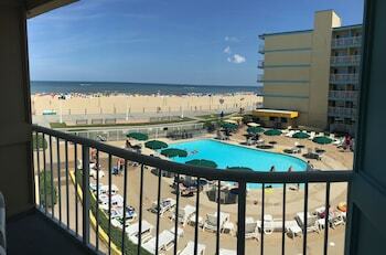 Hotel Surfside Oceanfront Inn & Suites